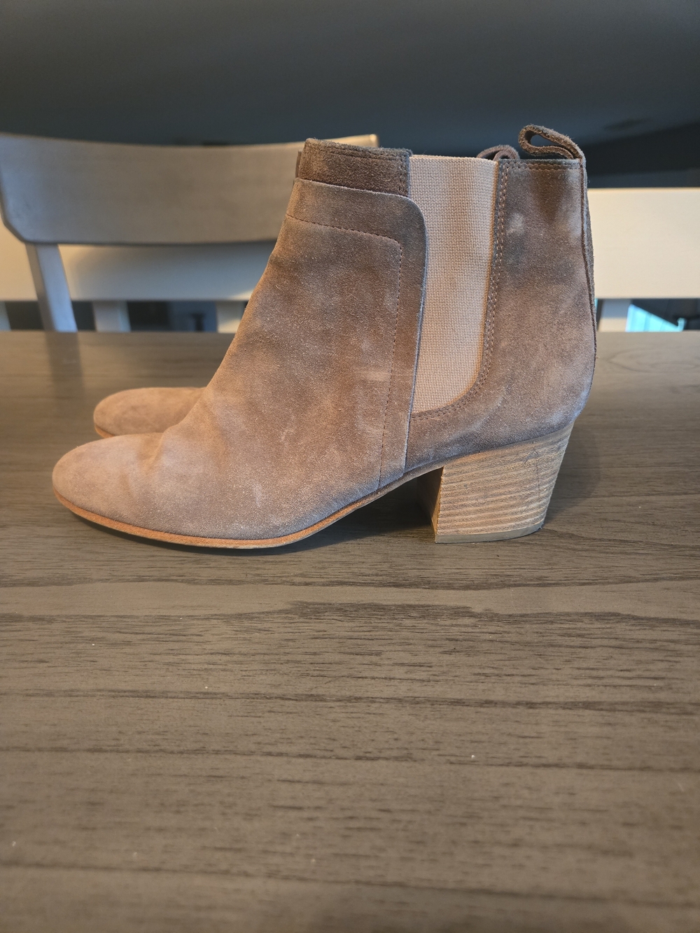 Vince Vero Cuoio Hallie Suede Leather Chelsea Booties Sz 7 Made In Italy $395